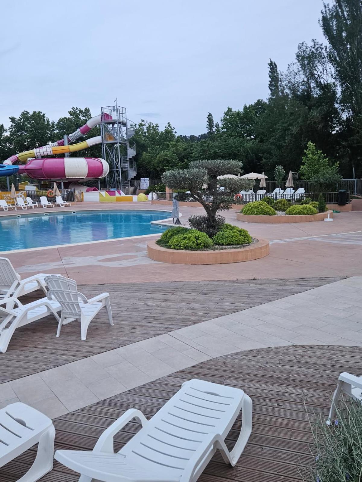Mobil-Home 6 Personnes Chez Maylia Cadenet Exterior foto