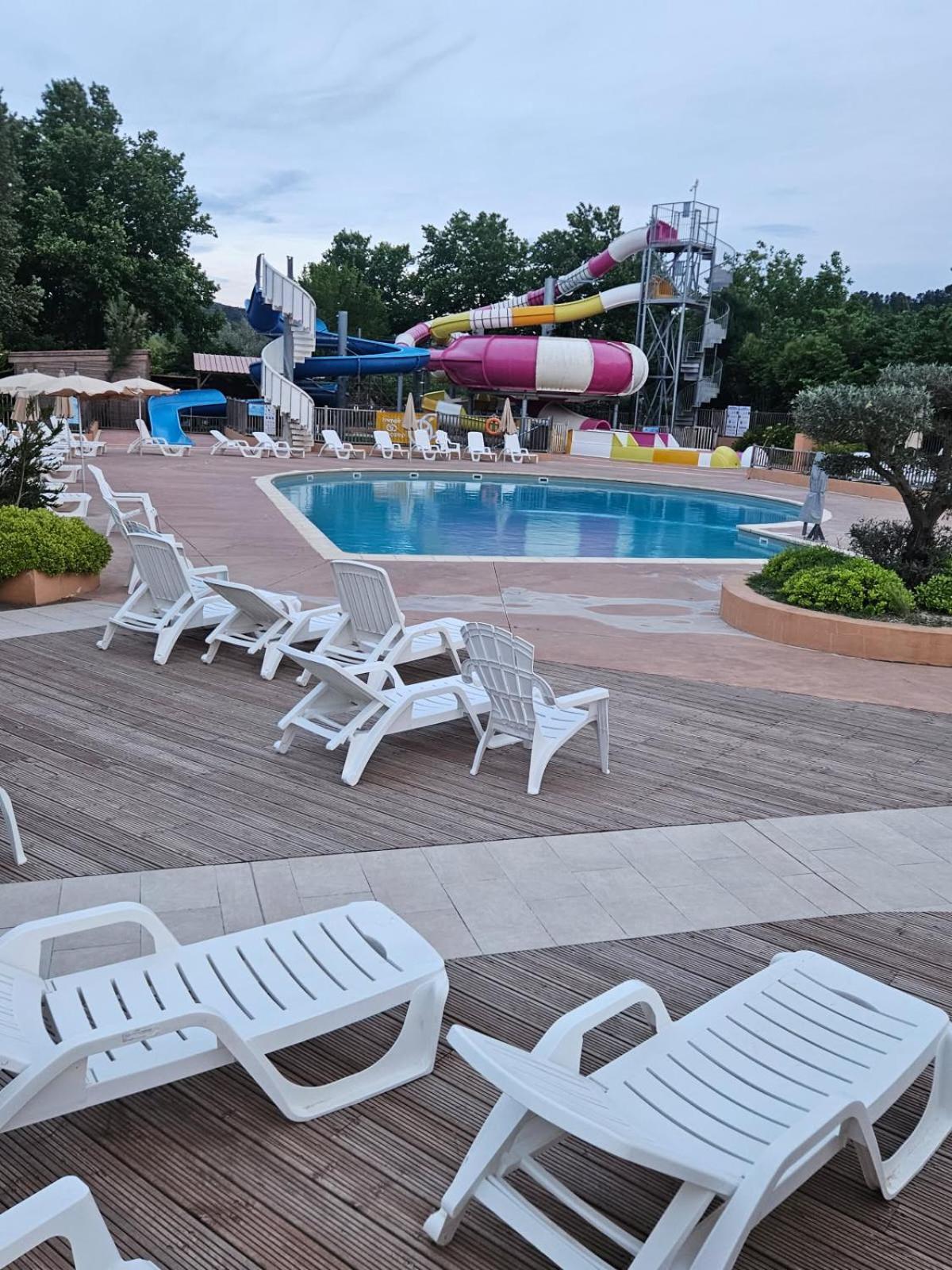 Mobil-Home 6 Personnes Chez Maylia Cadenet Exterior foto