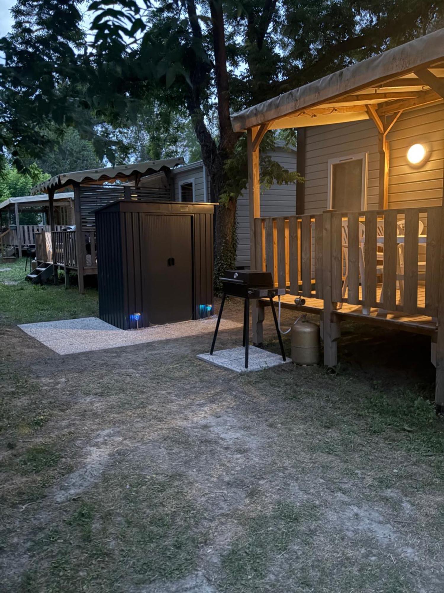 Mobil-Home 6 Personnes Chez Maylia Cadenet Exterior foto