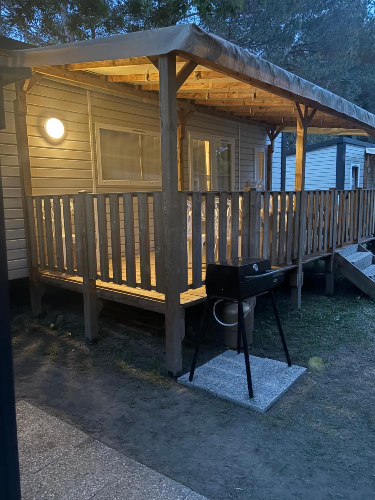 Mobil-Home 6 Personnes Chez Maylia Cadenet Exterior foto